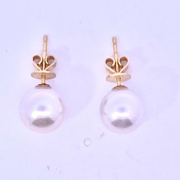 Akoya Pearl stud earrings