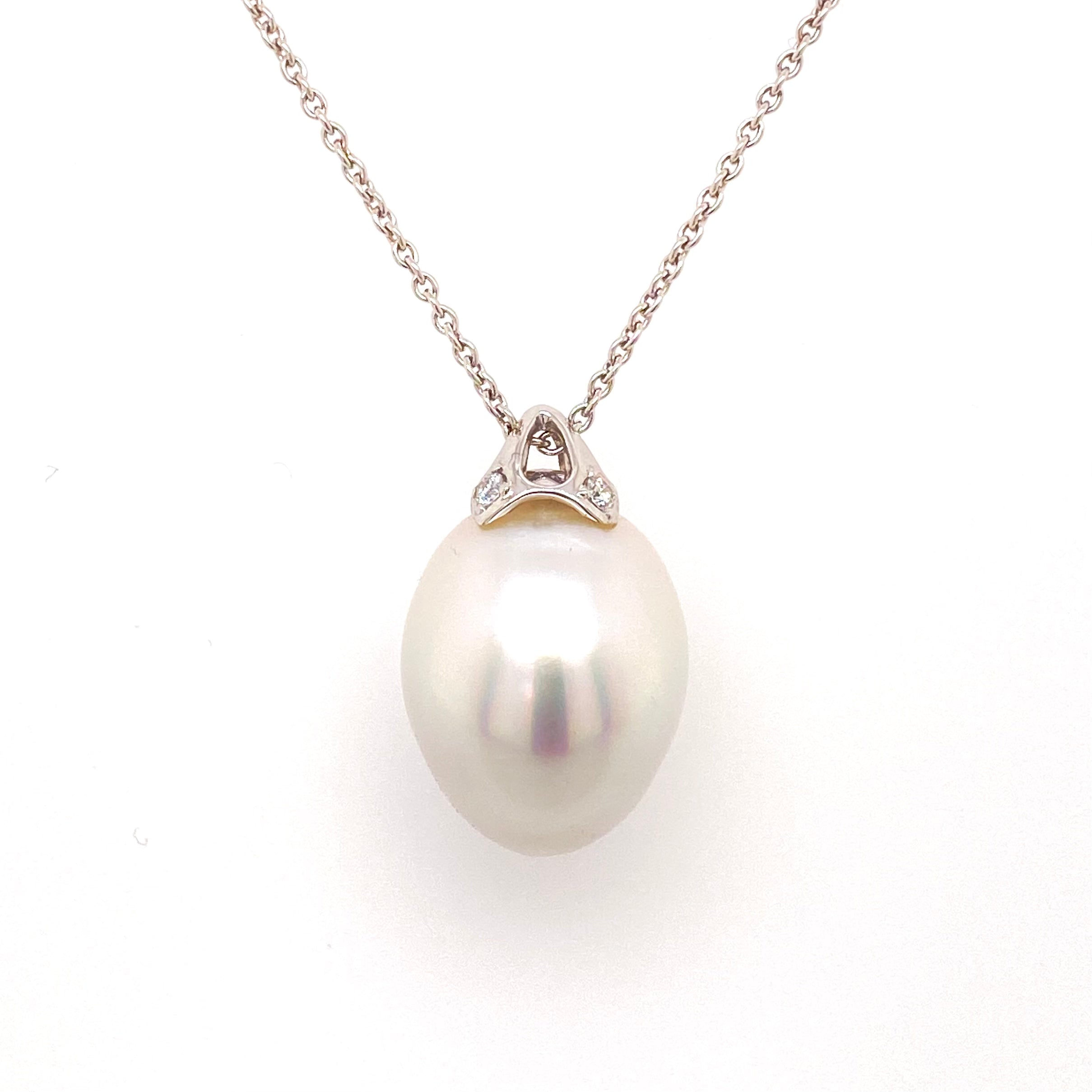 South Sea pearl pendant and chain