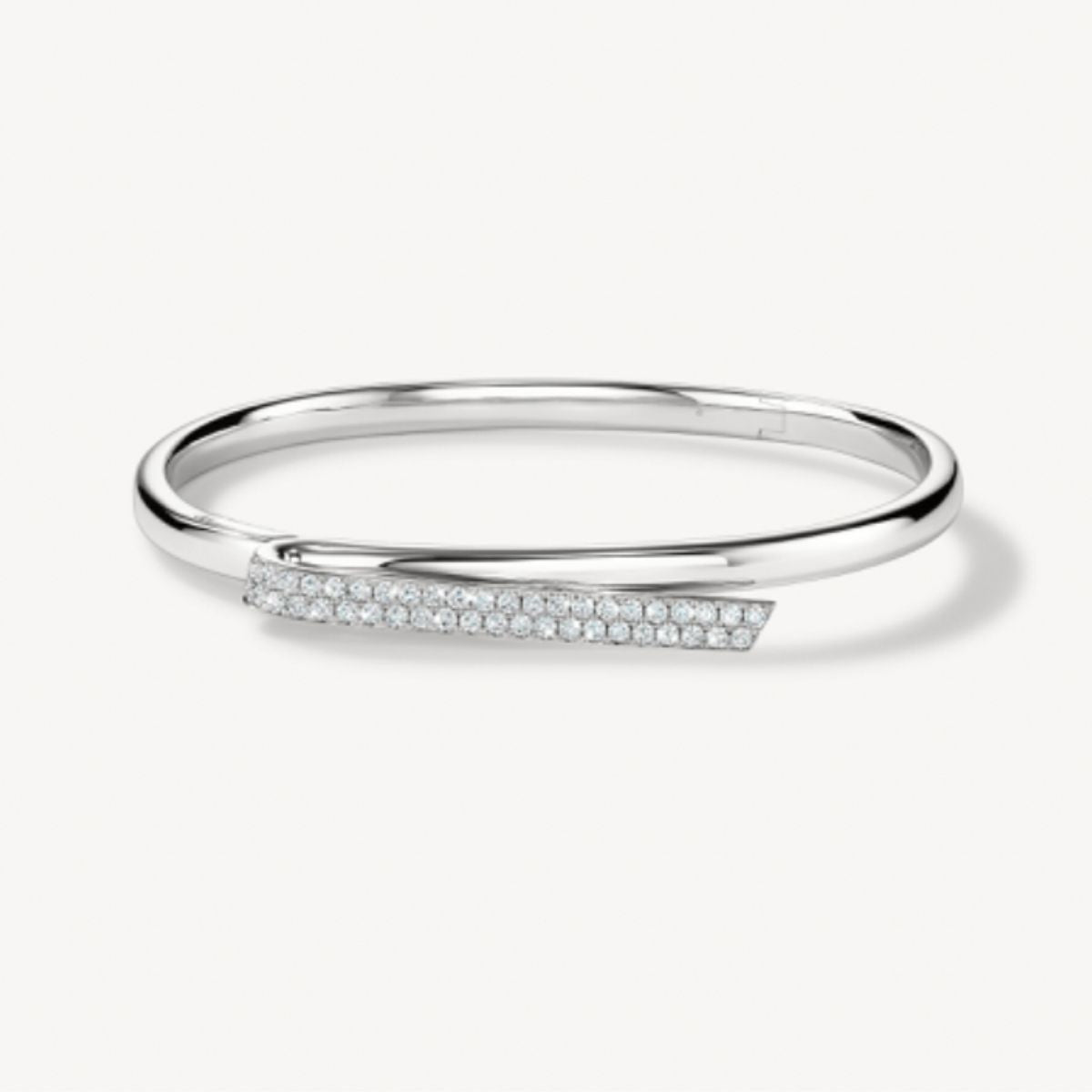 Hearts on Fire Diamond bangle Inside Out collection small in white gold diamonds =0.80ct