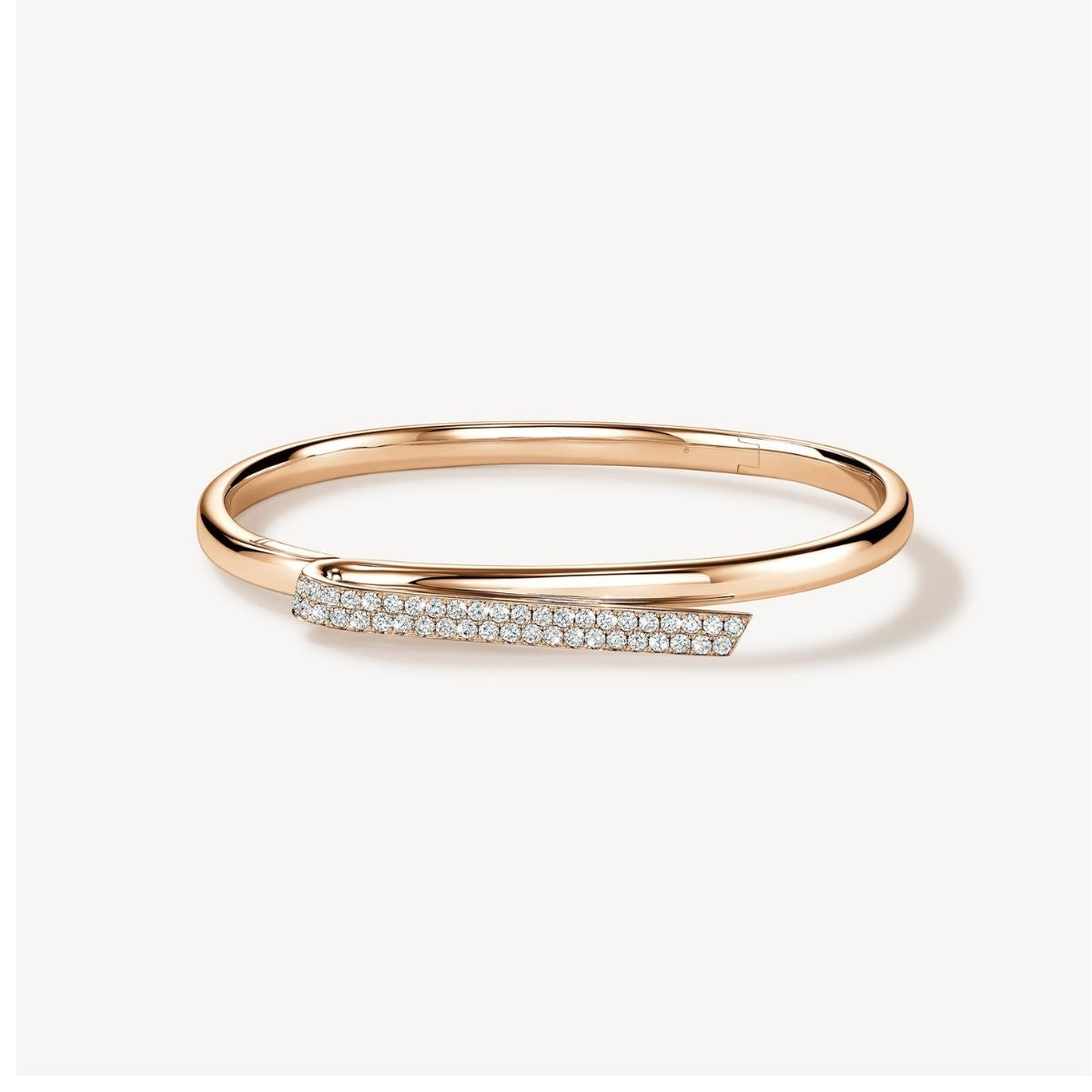 Hearts on Fire diamond bangle Flip out collection 