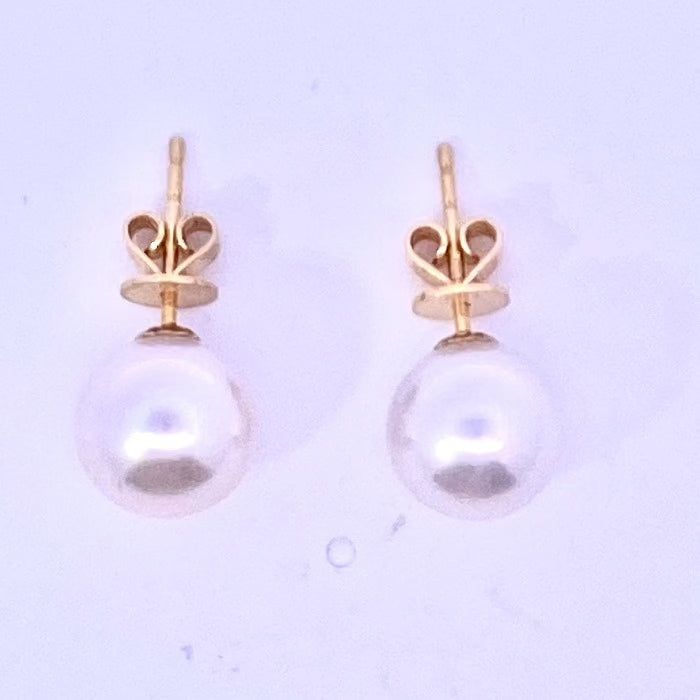 Akoya Pearl stud earrings