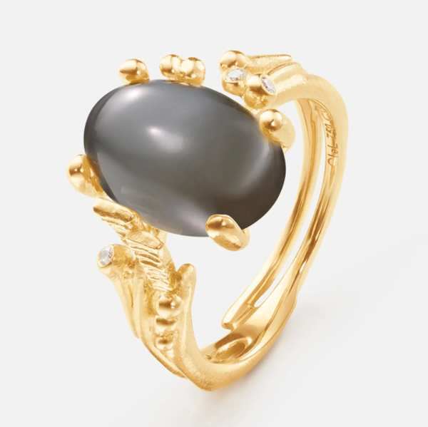 Ole Lynggaard BoHo ring with grey moonstone