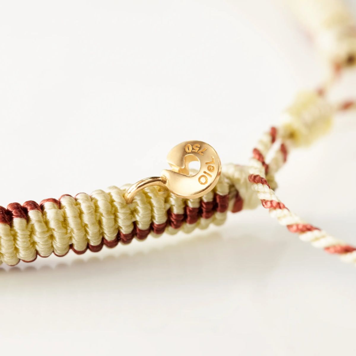 Ole Lynggaard lide bracelet in Seashell with olc logo