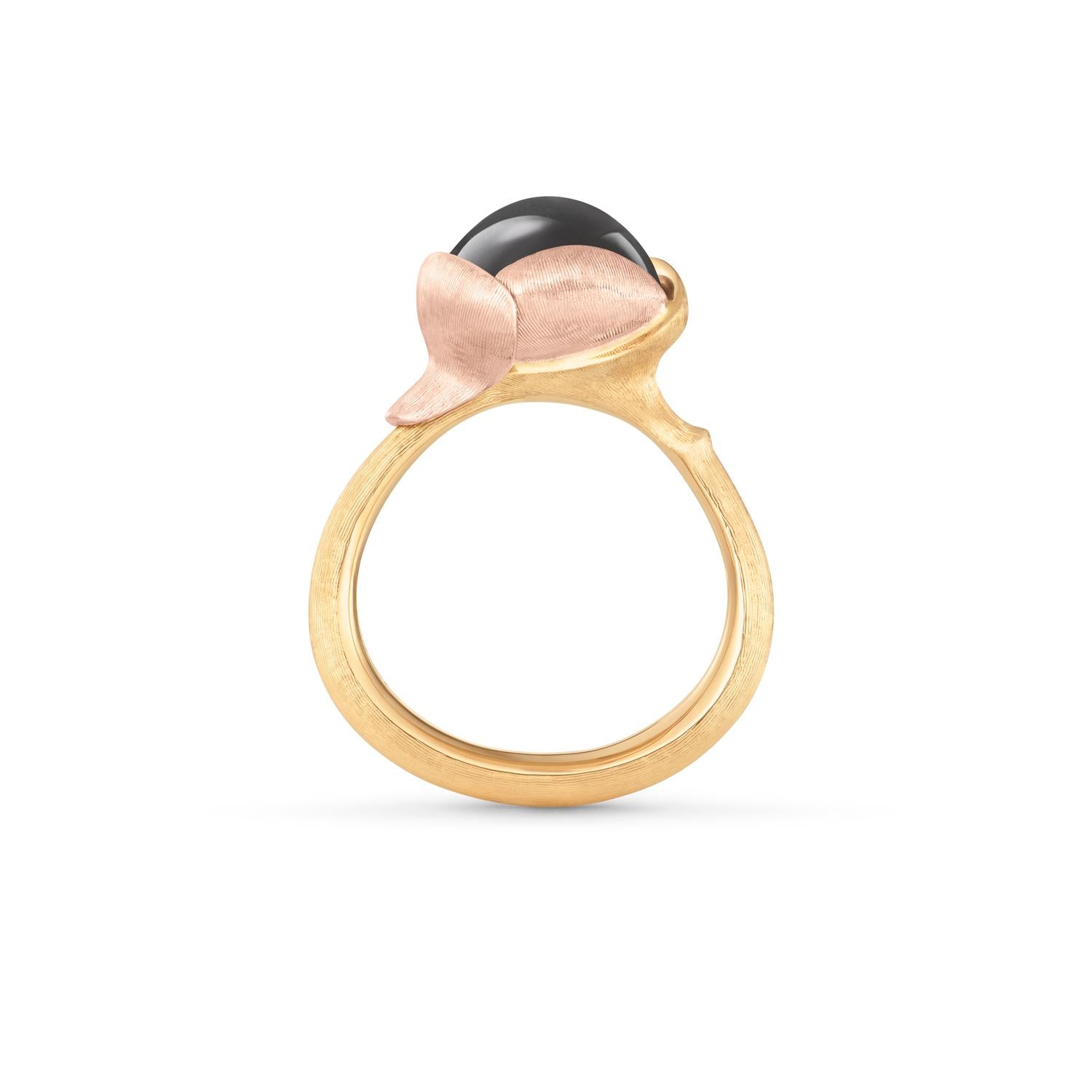 Ole Lynggaard Grey Moonstone no.2 profile view of ring