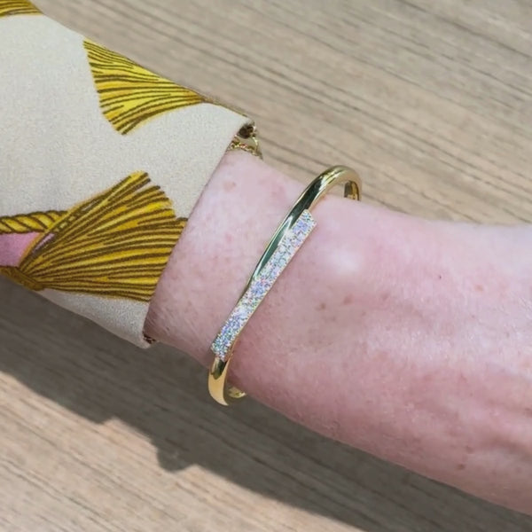 Hearts on Fire diamond bangle Inside out moving on wrist