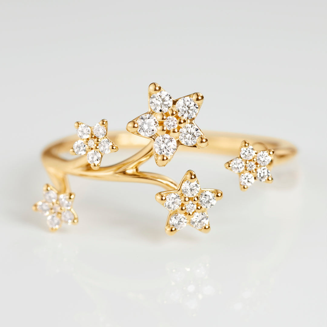close up of ole lynggaard shooting star ring
