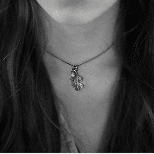 Oak_leaf_acorn_necklace_set_silver