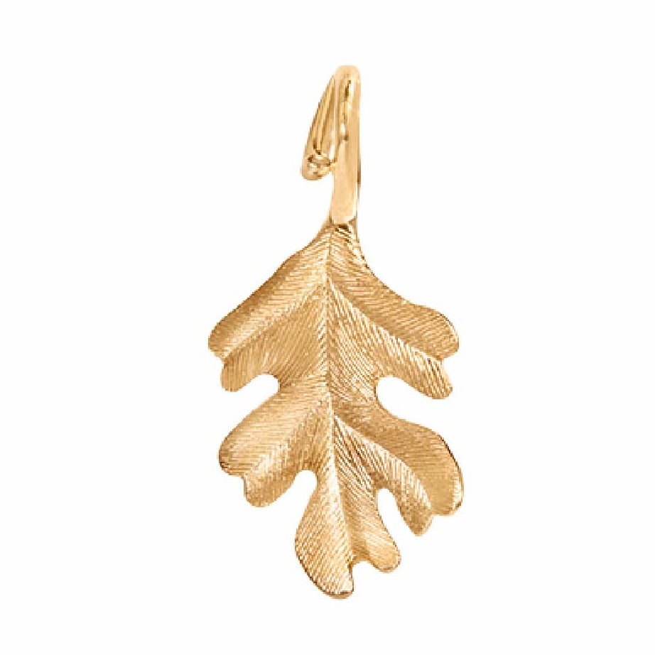 A medium-sized 18K yellow gold oak leaf pendant.